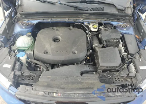 2021 Volvo Xc40 T5 R-Design z USA, uszkodzony, nr VIN YV4162UM4M2432870